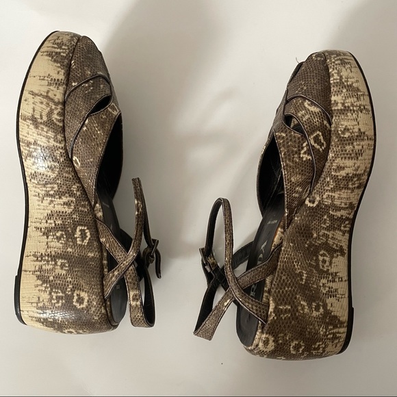 Prada Size 39 reptile print heeled sandals - Picture 5 of 12